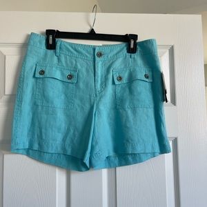 Woman’s shorts INC